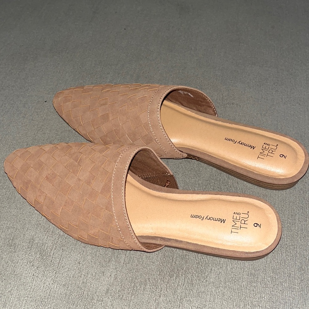 Memory foam woven slip ons